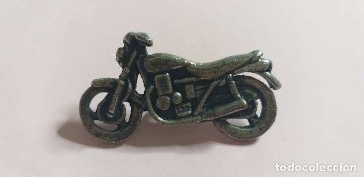 Collection pins: PINS PIN MOTO. MOTOCICLISMO. Plateado