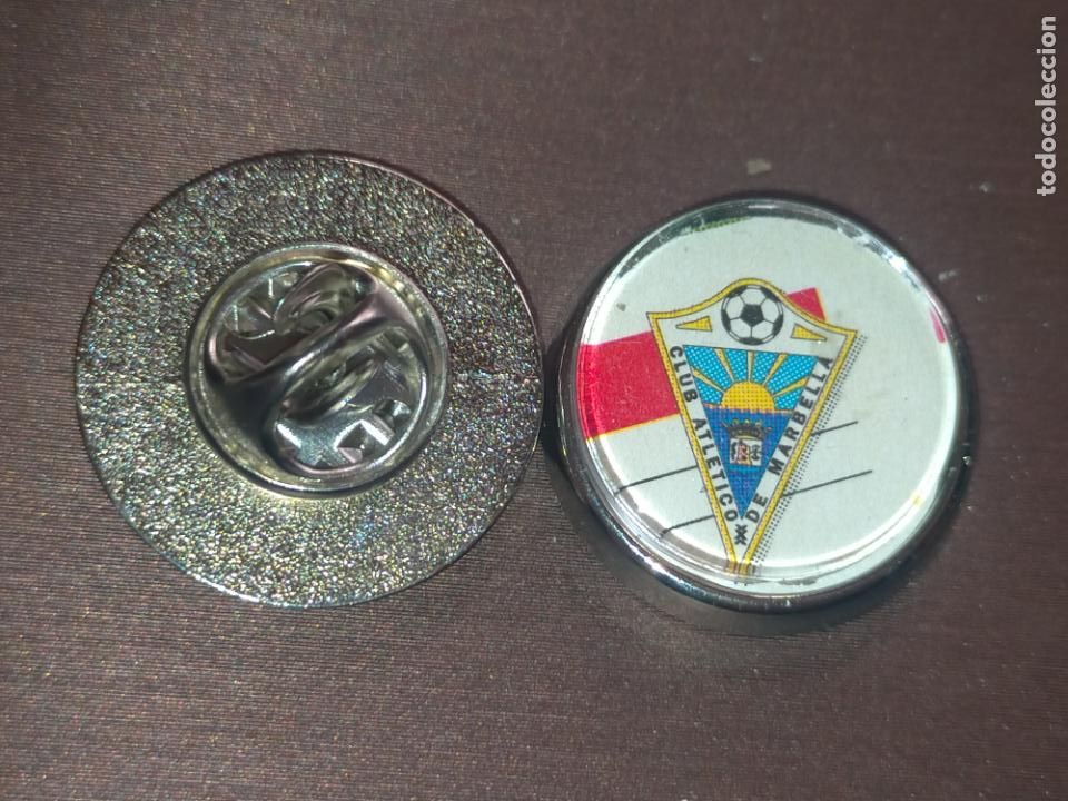 Collection pins: PIN REDONDO METAL - FUTBOL CLUB EQUIPO - MARBELLA