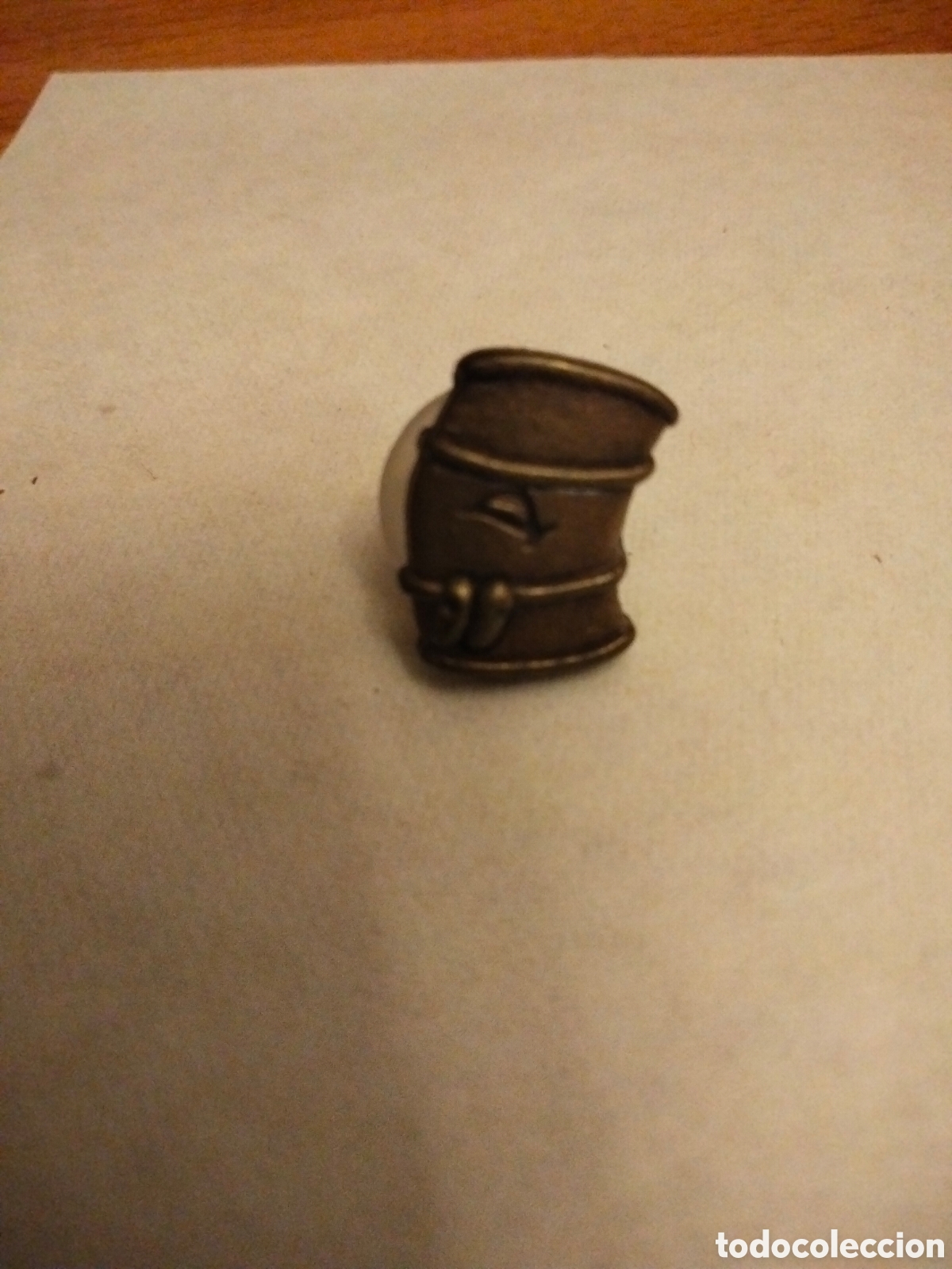 Pins de colecci&oacute;n: Barril de combustible - Foto 1