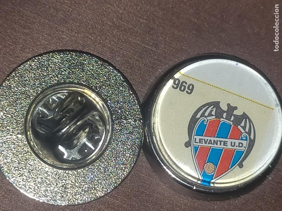 Pins de cole&ccedil;&atilde;o: PIN REDONDO METAL - FUTBOL CLUB escudo EQUIPO - Levante Uni&oacute;n deportiva