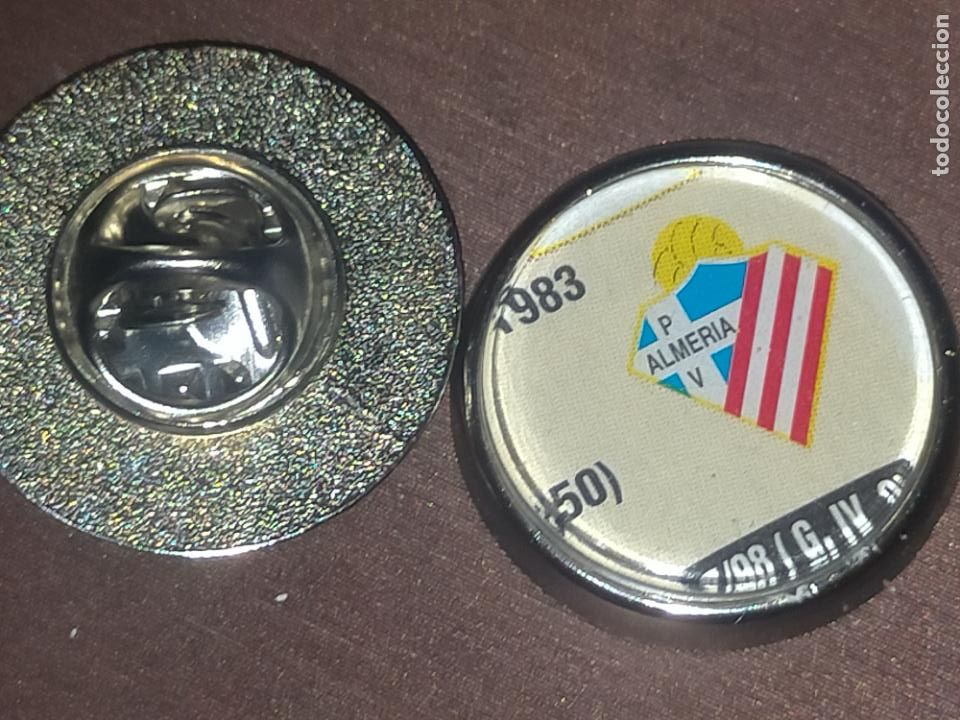 Pins de cole&ccedil;&atilde;o: PIN REDONDO METAL - FUTBOL CLUB escudo EQUIPO - pvo. Almer&iacute;a