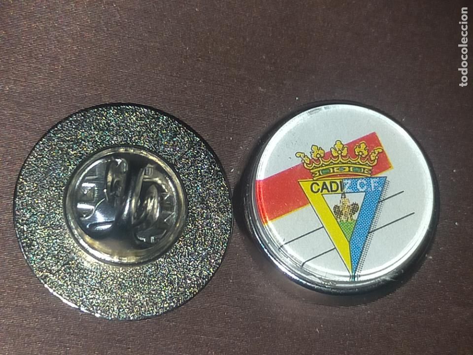 Pins de cole&ccedil;&atilde;o: PIN REDONDO METAL - FUTBOL CLUB escudo EQUIPO - C&aacute;diz club de f&uacute;tbol