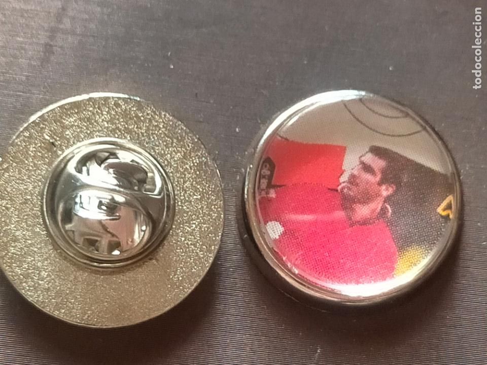 Pins de cole&ccedil;&atilde;o: PIN REDONDO METAL - f&uacute;tbol jugador Eric Cantona