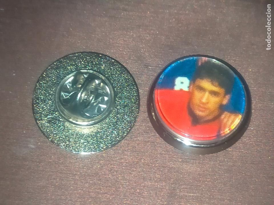 Pin's de collection: PIN REDONDO METAL - futbol espa&ntilde;a seleccion espa&ntilde;ola jugador - club - equipo - mundiales