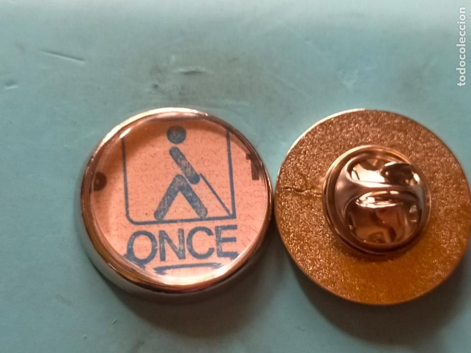 Pin's de collection: pin redondo metal - cup&oacute;n de la ONCE O.N.C.E