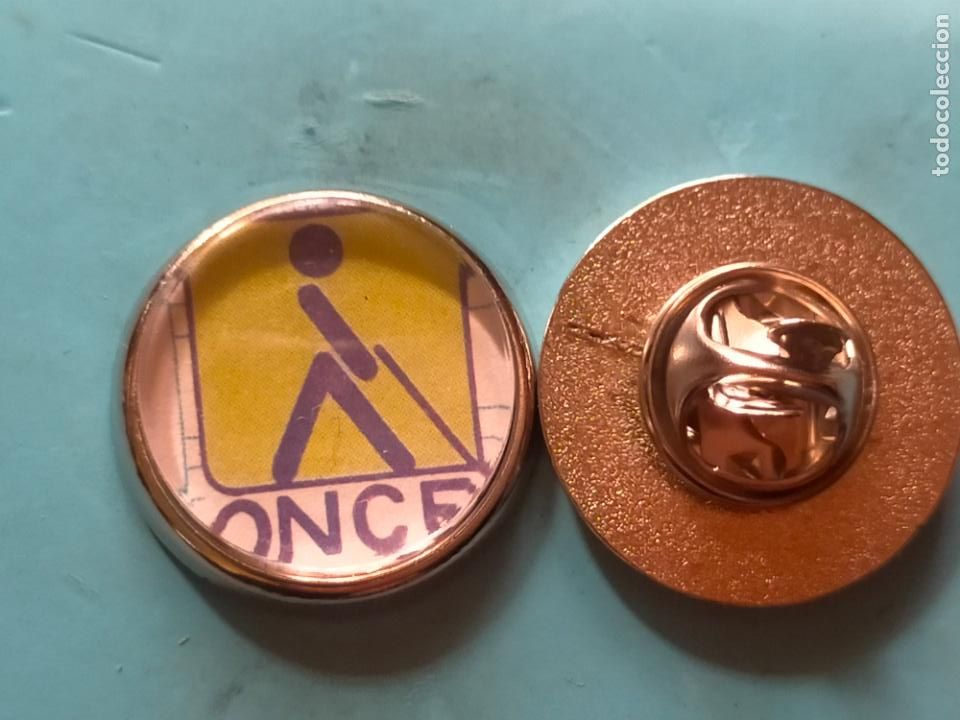 Sammlung von Pins: pin redondo metal - cup&oacute;n de la ONCE O.N.C.E