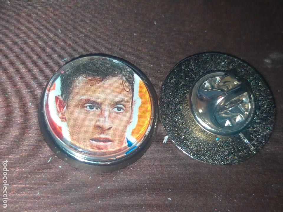 Pin's de collection: PIN REDONDO METAL - FUTBOL CLUB JUGADOR EQUIPO - ATLETICO DE MADRID