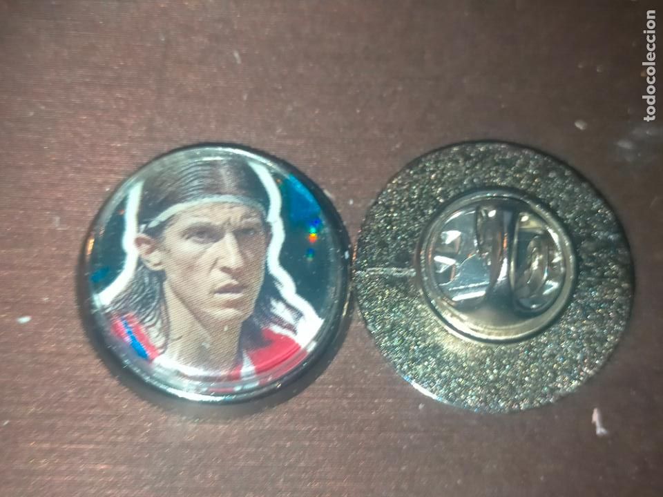 Pin's de collection: PIN REDONDO METAL - FUTBOL CLUB JUGADOR EQUIPO - ATLETICO DE MADRID