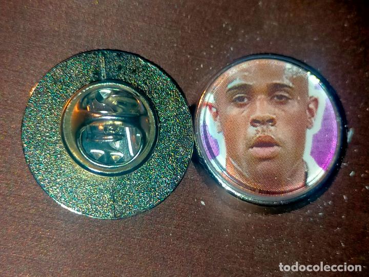 Pins de cole&ccedil;&atilde;o: PIN REDONDO METAL - F&Uacute;TBOL liga jugador equipo REAL MADRID