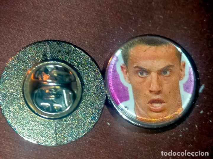 Pins de cole&ccedil;&atilde;o: PIN REDONDO METAL - F&Uacute;TBOL liga jugador equipo REAL MADRID