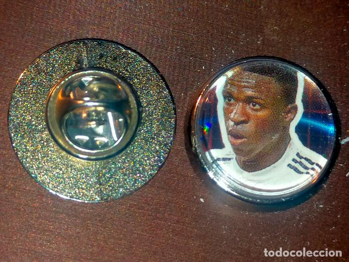 Pins de cole&ccedil;&atilde;o: PIN REDONDO METAL - F&Uacute;TBOL liga jugador equipo REAL MADRID
