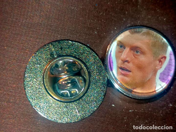 Pins de cole&ccedil;&atilde;o: PIN REDONDO METAL - F&Uacute;TBOL liga jugador equipo REAL MADRID