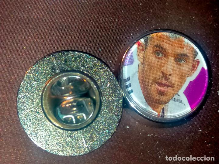 Pins de cole&ccedil;&atilde;o: PIN REDONDO METAL - F&Uacute;TBOL liga jugador equipo REAL MADRID