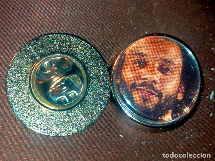 Pins de cole&ccedil;&atilde;o: PIN REDONDO METAL - F&Uacute;TBOL liga jugador equipo REAL MADRID