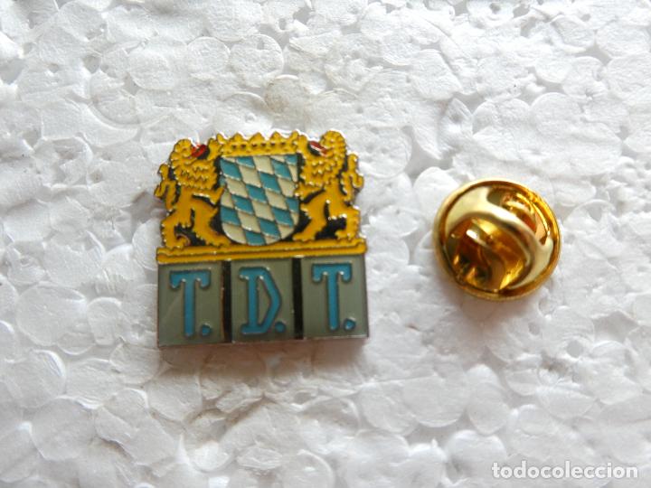 Sammlung von Pins: PIN BANDERA S&Iacute;MBOLO BAVIERA ALEMANIA