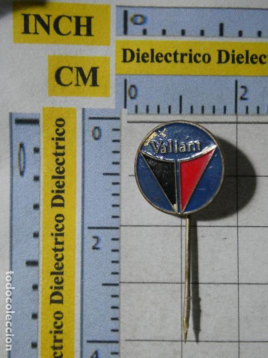 Pins de colecci&oacute;n: ANTIGUA INSIGNIA ALFILER DE COCHES MOTOS. VALIANT CHRYSLER. NO PIN