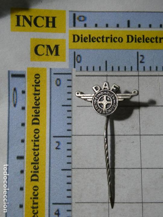 Pins de cole&ccedil;&atilde;o: ANTIGUA INSIGNIA ALFILER DE COCHES MOTOS. CAMIONES DAF EINDHOVEN HOLANDA. NO PIN