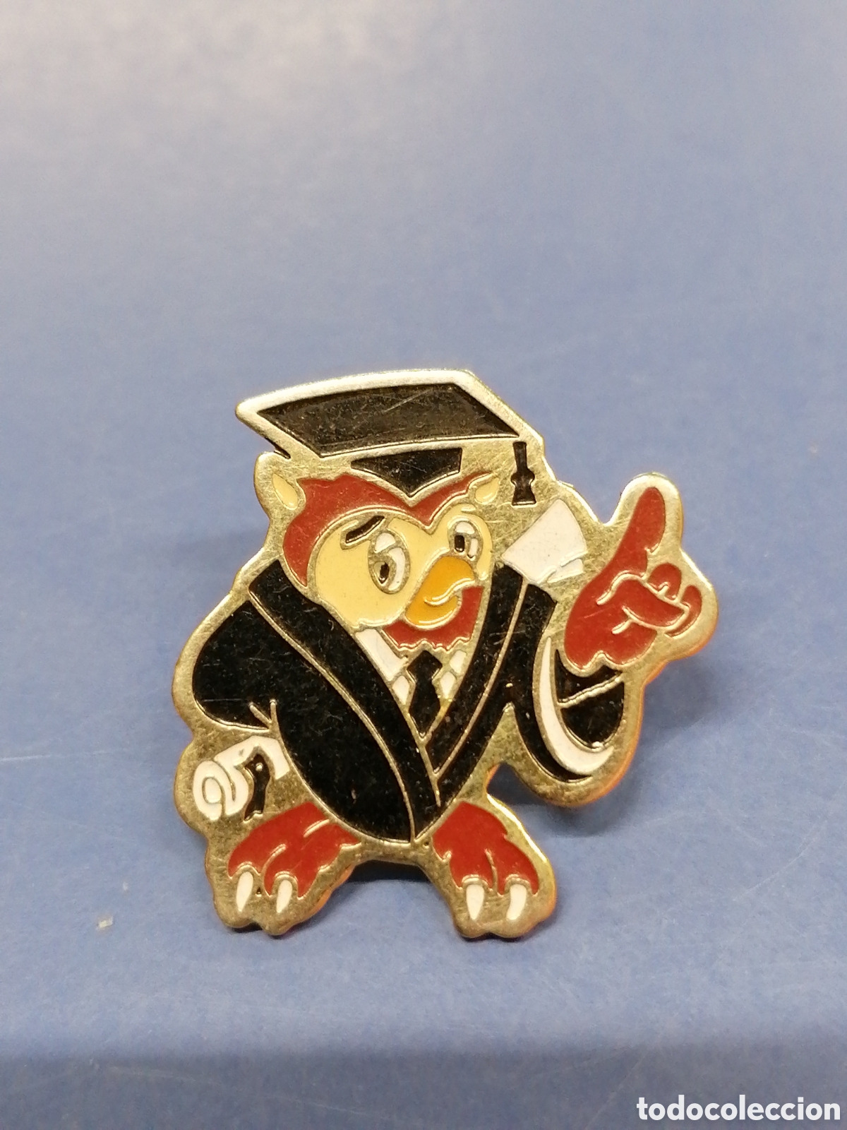 Pin's de collection: Pin b&uacute;ho graduaci&oacute;n