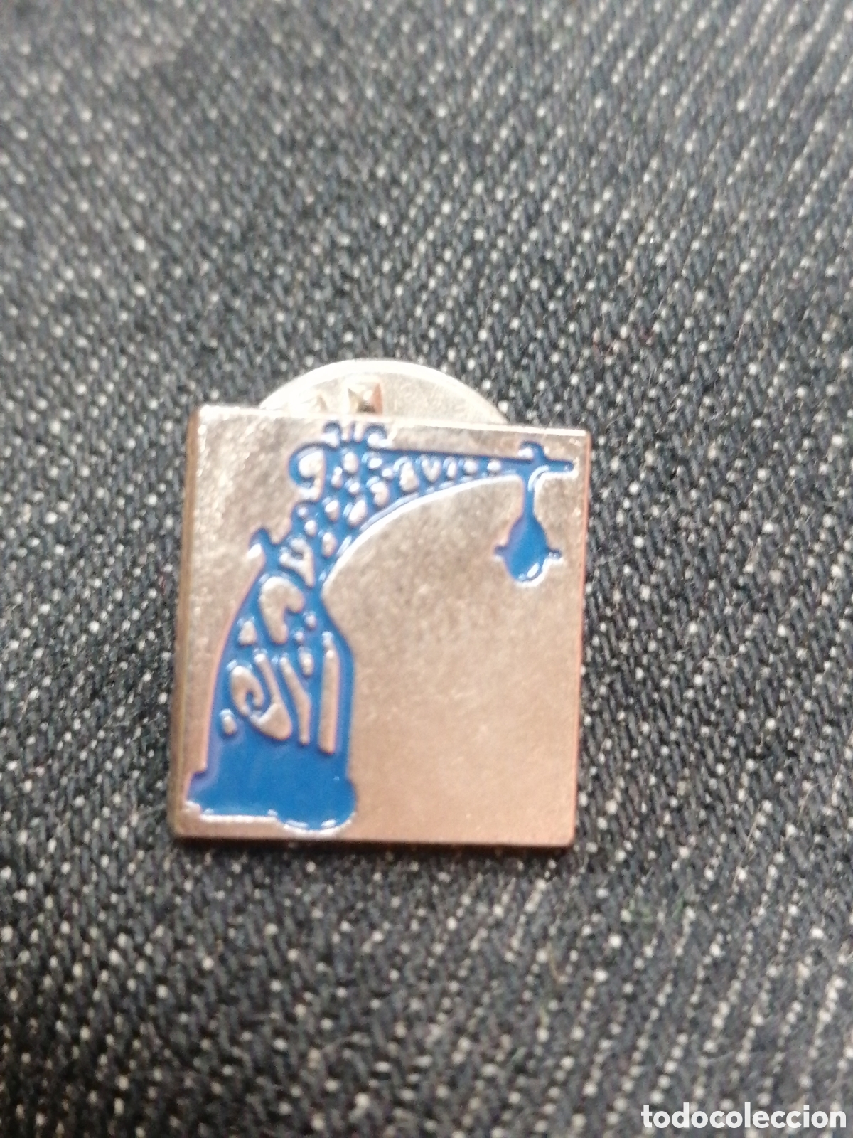 Collection pins: farola modernista Barcelona PIN