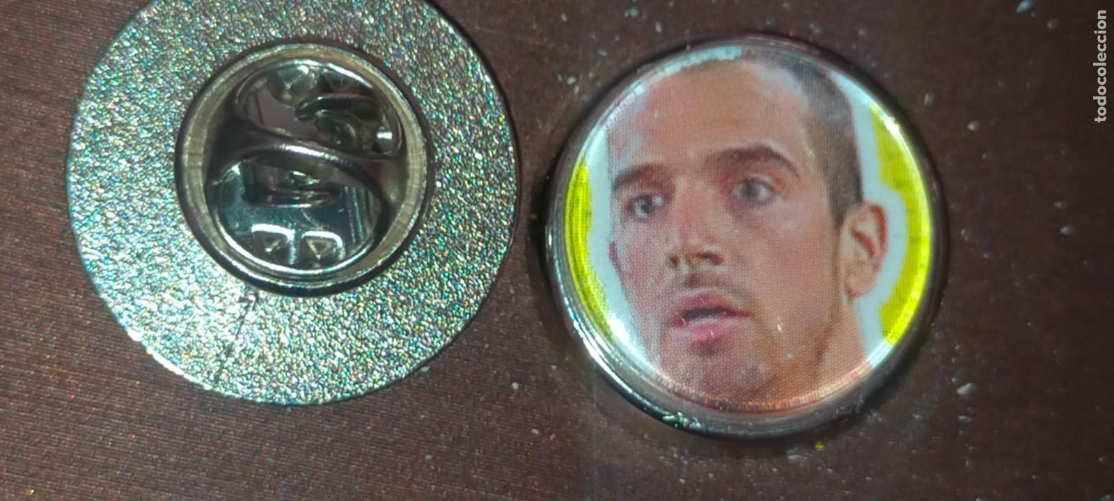 Sammlung von Pins: pin redondo metal - FUTBOL real Betis Balompi&eacute; , JUGADOR O ESCUDO . EQUIPO LIGA