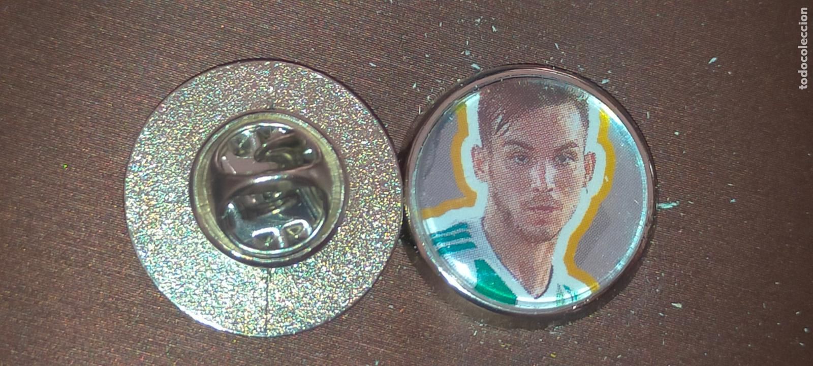 Pins de colecci&oacute;n: pin redondo metal - FUTBOL real Betis Balompi&eacute; , JUGADOR O ESCUDO . EQUIPO LIGA