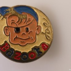 Pins de colección: PIN OJAL INSIGNIA DE COLECCION - CHICLES BAZOOKA. Lote 397372834