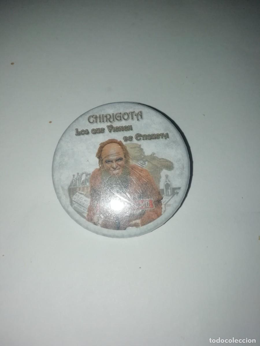 Pins de colecci&oacute;n: Carnaval de C&aacute;diz chapa chirigota los que vamos de etiqueta 2019
