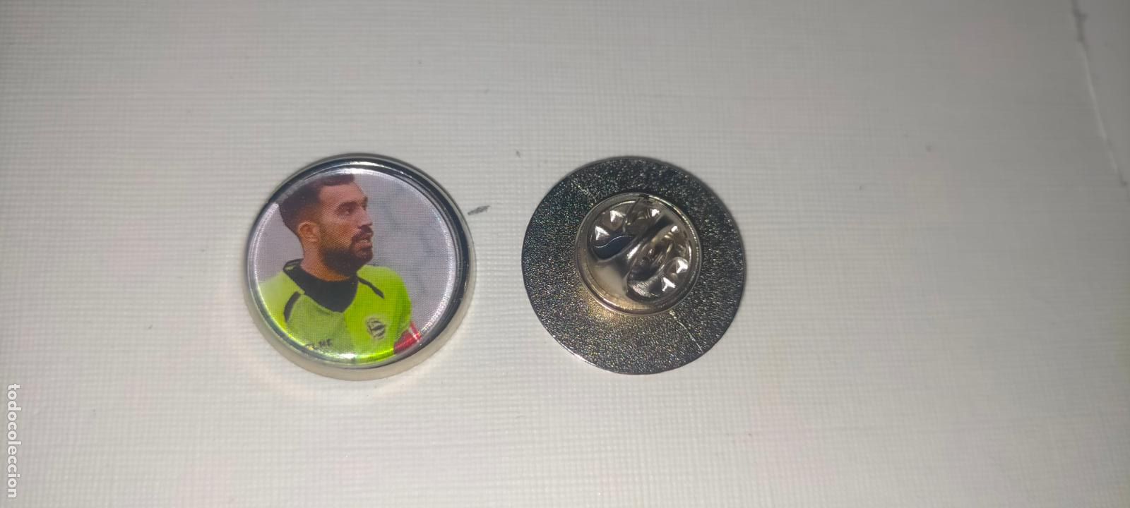 Collection pins: PIN REDONDO METAL - FUTBOL EQUIPO COMPONENTE O JUGADOR CLUB DEPORTIVO ALAVES