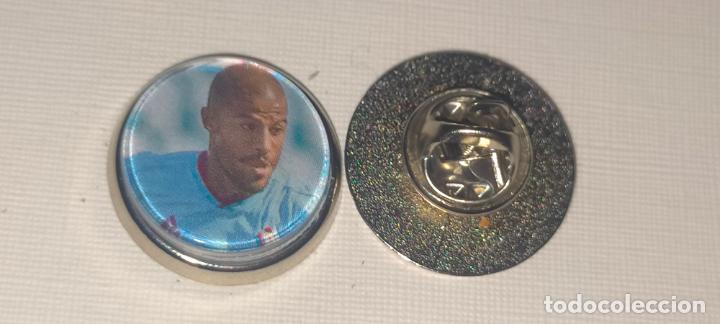 Pins de cole&ccedil;&atilde;o: PIN REDONDO METAL - FUTBOL EQUIPO COMPONENTE JUGADOR CLUB CELTA DE VIGO
