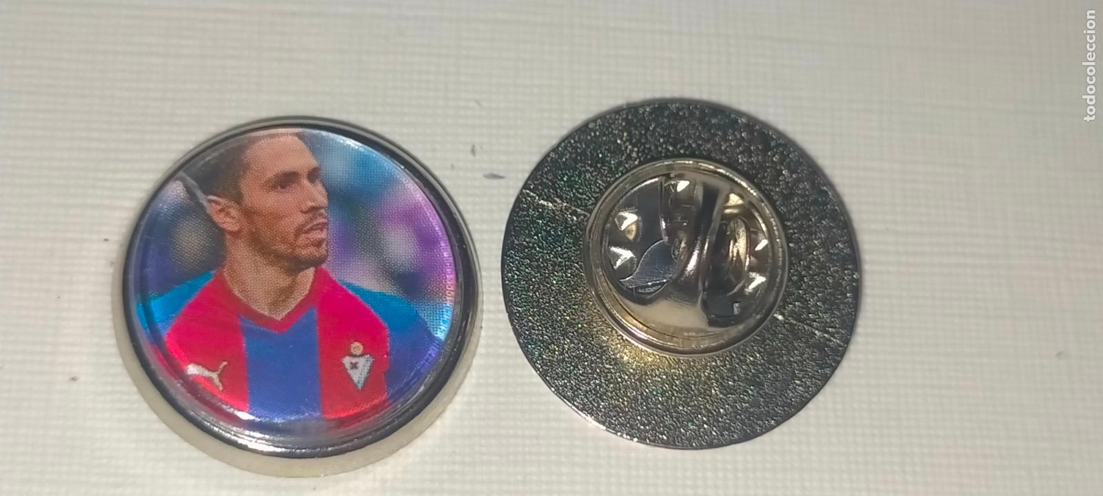 Collection pins: PIN REDONDO METAL - FUTBOL EQUIPO COMPONENTE JUGADOR CLUB EIBAR