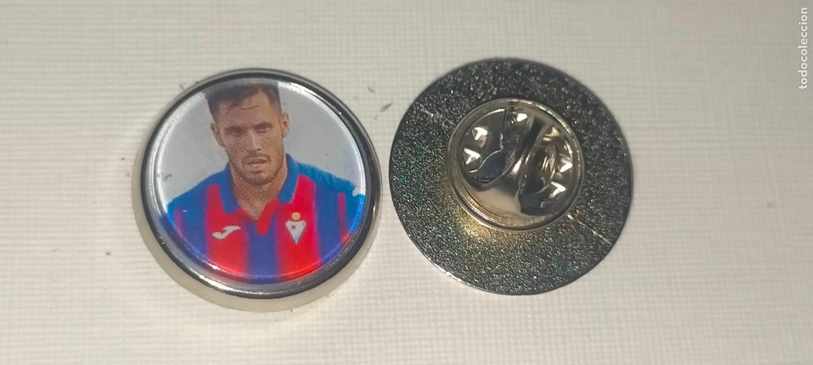 Sammlung von Pins: PIN REDONDO METAL - FUTBOL EQUIPO COMPONENTE JUGADOR CLUB EIBAR