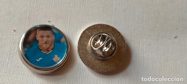 Pins de colecci&oacute;n: PIN REDONDO METAL - FUTBOL EQUIPO COMPONENTE JUGADOR f&uacute;tbol GETAFE