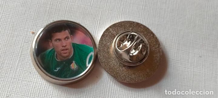 Collection pins: PIN REDONDO METAL - FUTBOL EQUIPO COMPONENTE JUGADOR f&uacute;tbol GETAFE