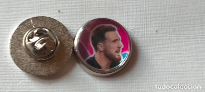 Collection pins: PIN REDONDO METAL - FUTBOL EQUIPO COMPONENTE JUGADOR f&uacute;tbol ATLETICO DE MADRID