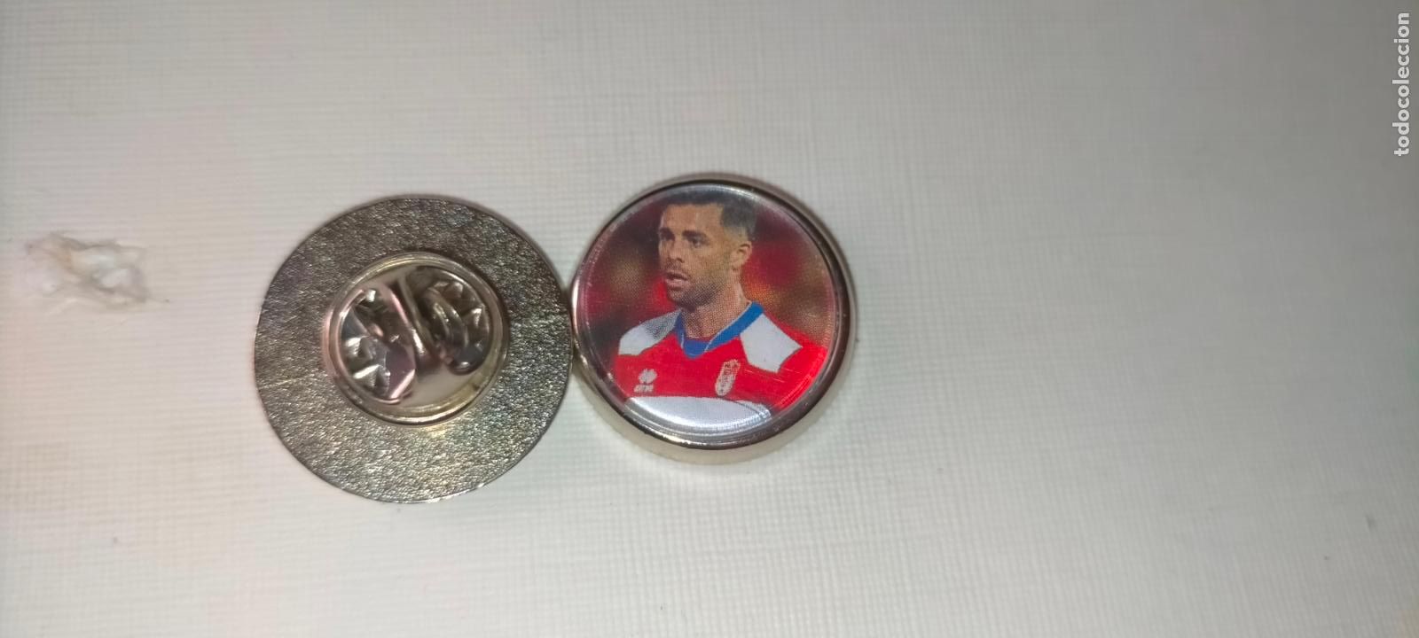 Pins de cole&ccedil;&atilde;o: PIN REDONDO METAL - FUTBOL EQUIPO COMPONENTE JUGADOR f&uacute;tbol CLUB GRANADA