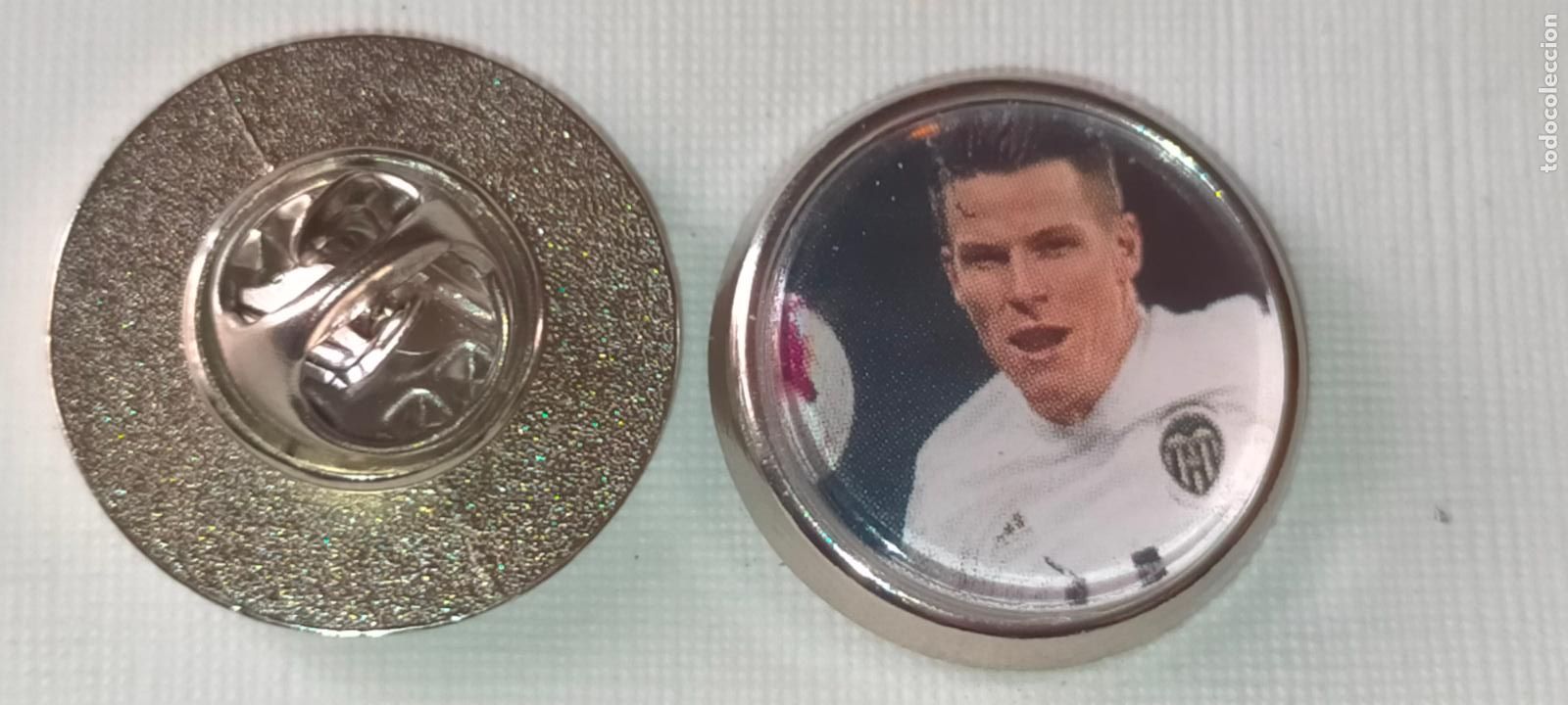 Collection pins: PIN REDONDO METAL - FUTBOL EQUIPO COMPONENTE JUGADOR f&uacute;tbol CLUB valencia