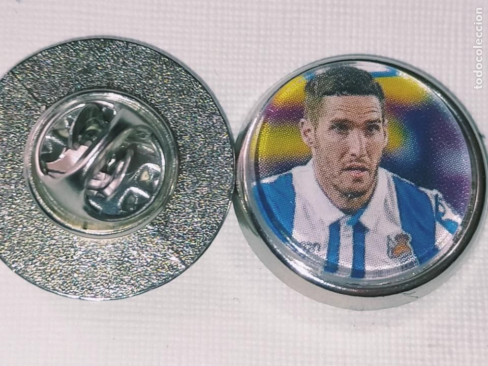 Pins de cole&ccedil;&atilde;o: PIN REDONDO METAL - FUTBOL EQUIPO COMPONENTE JUGADOR f&uacute;tbol CLUB REAL SOCIEDAD