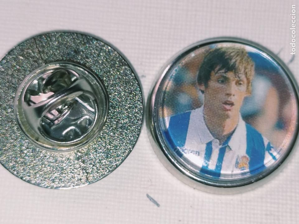 Collection pins: PIN REDONDO METAL - FUTBOL EQUIPO COMPONENTE JUGADOR f&uacute;tbol CLUB REAL SOCIEDAD