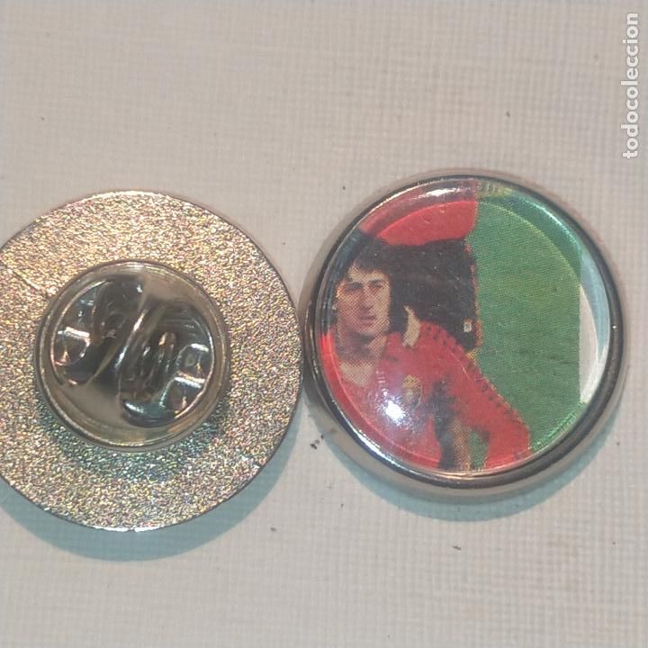 Pin's de collection: PIN REDONDO METAL - FUTBOL EQUIPO COMPONENTE JUGADOR f&uacute;tbol CLUB OSASUNA
