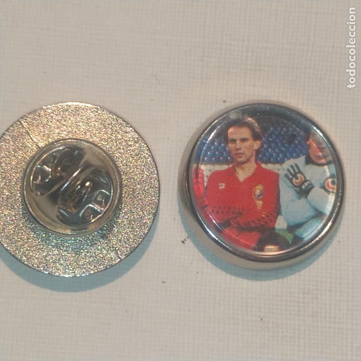 Collection pins: PIN REDONDO METAL - FUTBOL EQUIPO COMPONENTE JUGADOR f&uacute;tbol CLUB OSASUNA