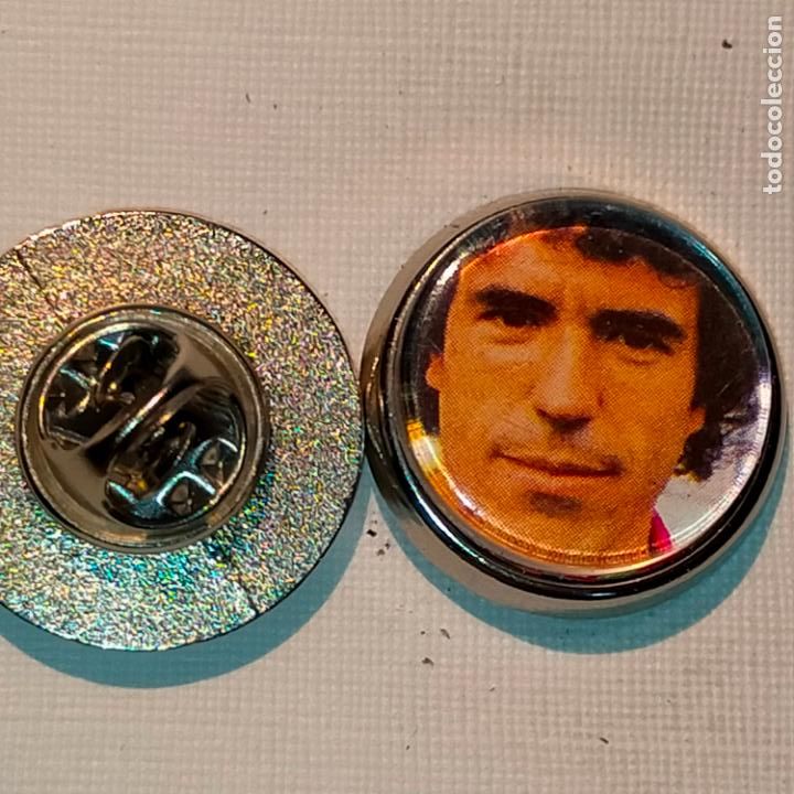 Pins de cole&ccedil;&atilde;o: PIN REDONDO METAL - FUTBOL EQUIPO COMPONENTE JUGADOR f&uacute;tbol CLUB OSASUNA