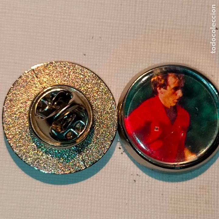 Pin's de collection: PIN REDONDO METAL - FUTBOL EQUIPO COMPONENTE JUGADOR f&uacute;tbol CLUB OSASUNA