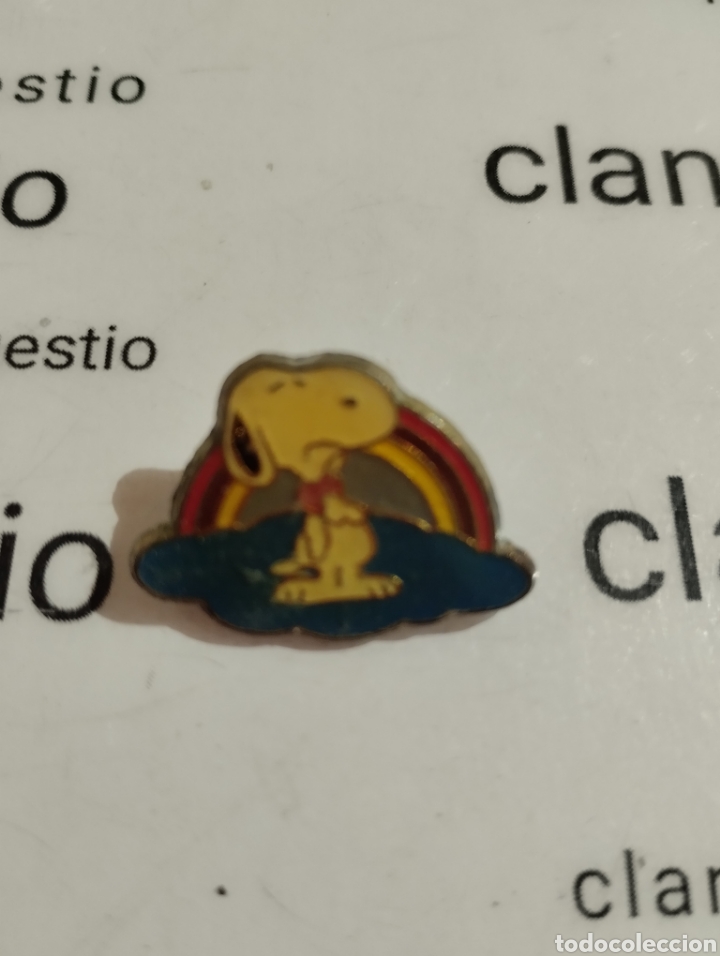 Pins de colecci&oacute;n: Snoopy arcoiris