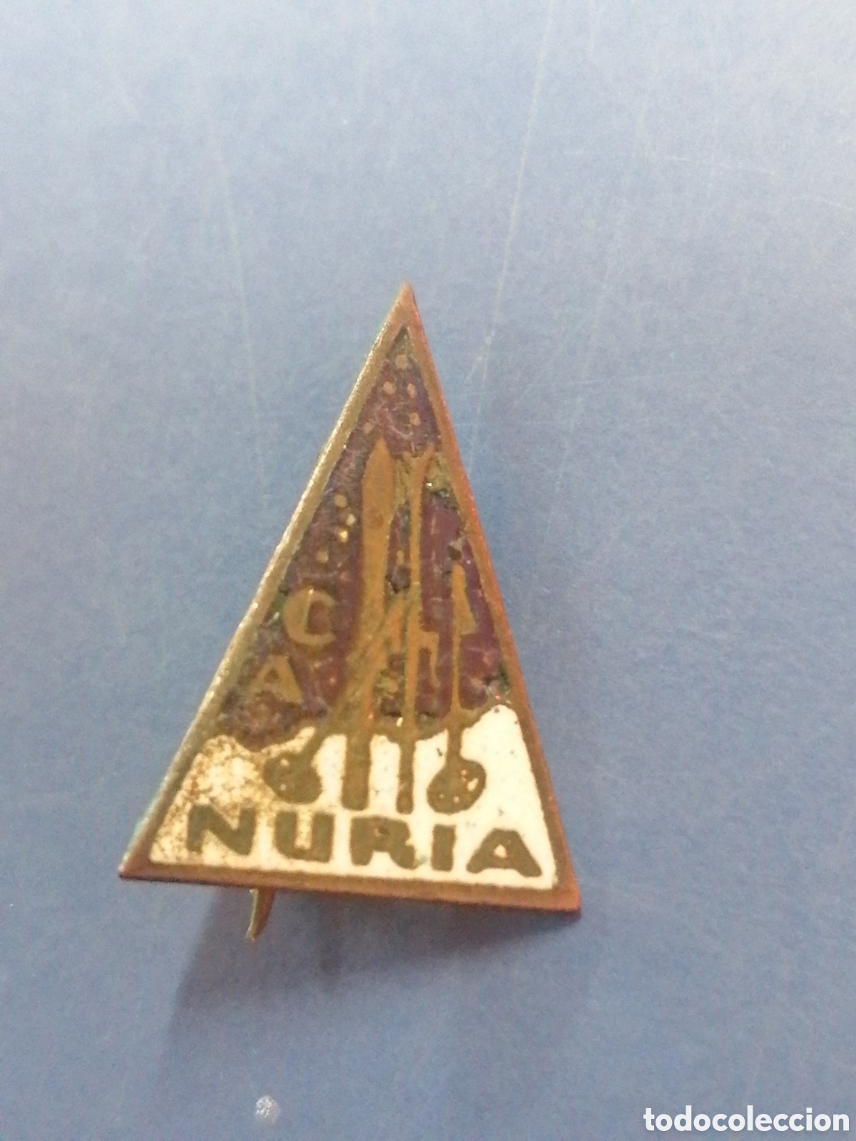 Pins de colecci&oacute;n: Pin tipo insignia tipo imperdible esqu&iacute; Vall de Nuria