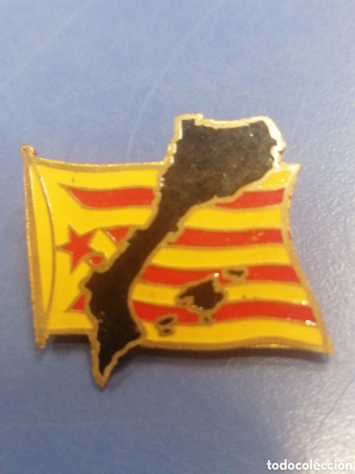 Pin's de collection: Pin de buen cine tipo imperdible estelada Pa&iacute;sos Catalans Catalu&ntilde;a Catalunya