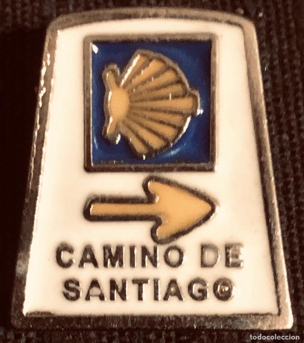Pins de colecci&oacute;n: Pin del Camino de Santiago. Concha y flecha. Buen estado.