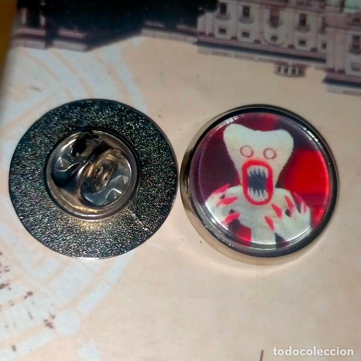 Sammlung von Pins: pin redondo metal - Huggy Wuggys PERSONAJES DE POPPY , MONSTRUOS DIBUJOS ANIMADOS .