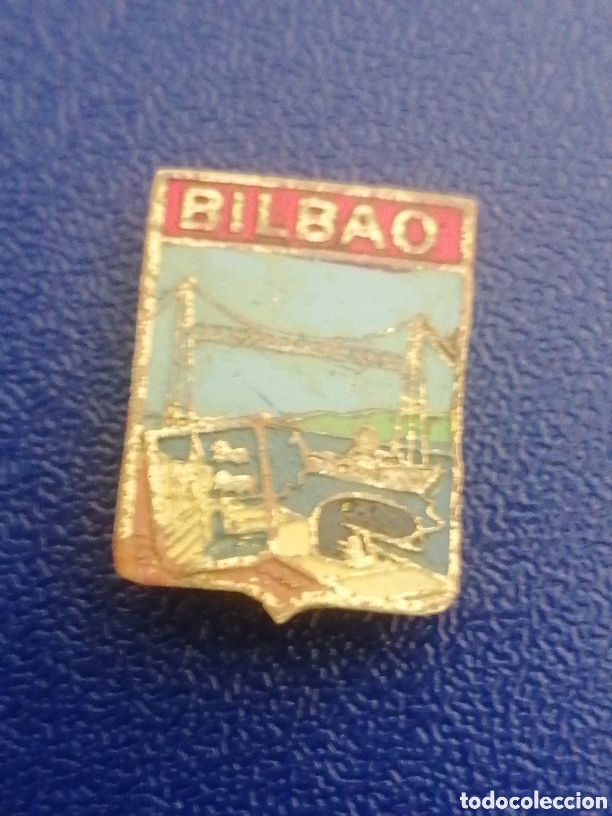 Pin's de collection: Pin tipo insignia imperdible antiguo r&iacute;a de Bilbao