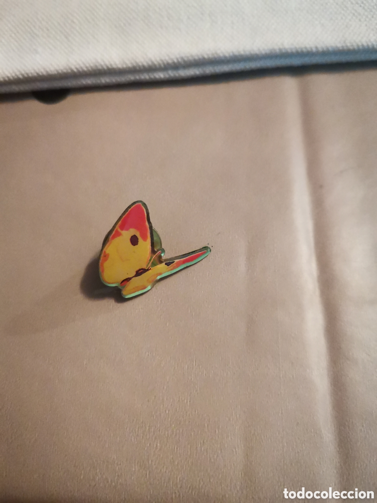 Pin mariposa