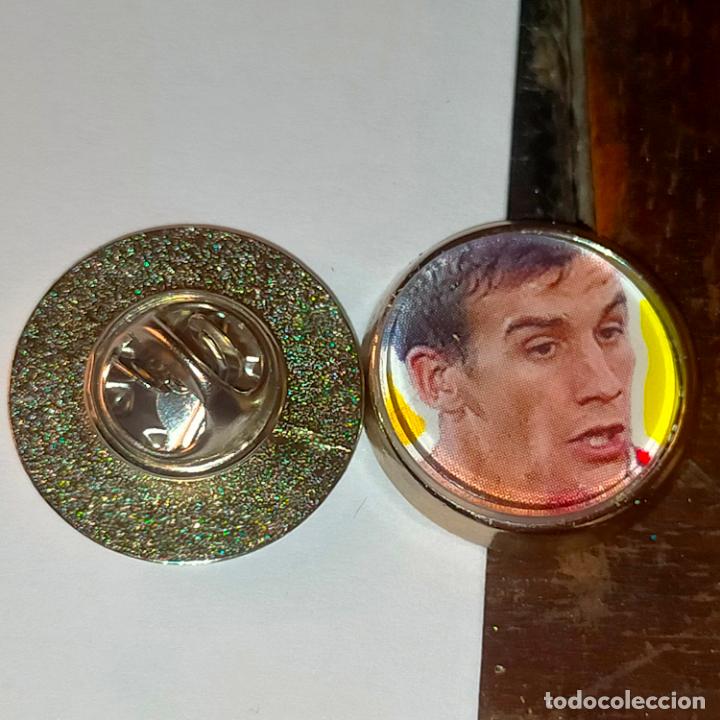 Pins e Spille di collezione: PIN REDONDO METAL - FUTBOL EQUIPO COMPONENTE JUGADOR f&uacute;tbol girona futbol club